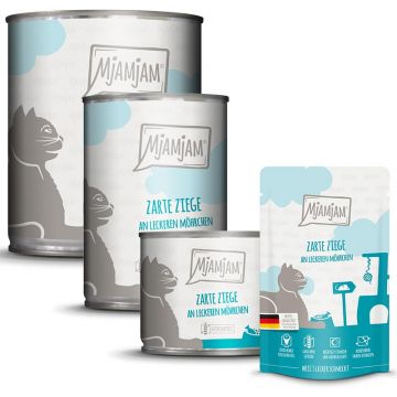 MjAMjAM zarte Ziege an leckeren Möhrchen
